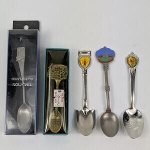 Vintage Souvenir Spoon Lot Indiana Illinois Wisconsin Massachusetts Enamel Decor
